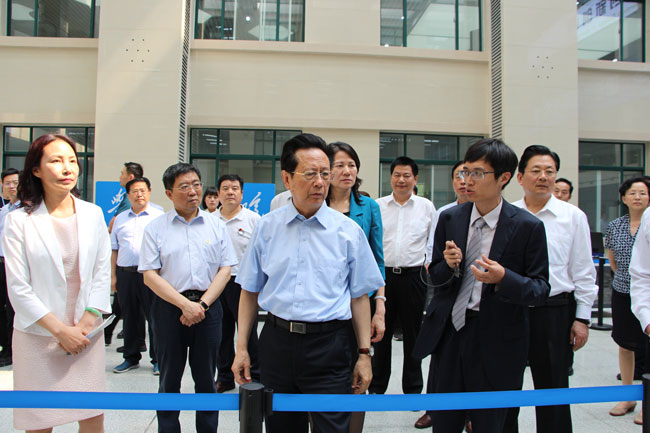 陳昌智理事長(cháng)在黃淮學(xué)院考察.jpg