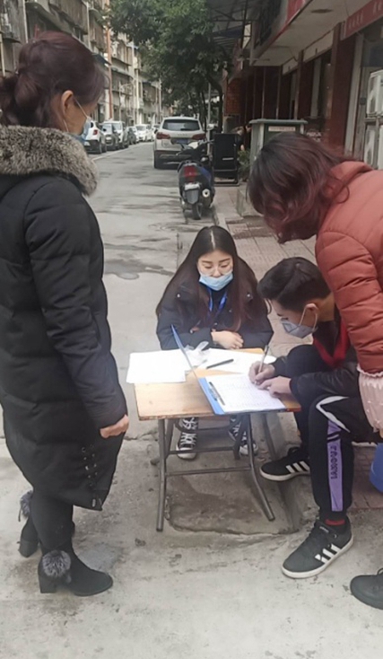在主要街路做好排查登記、引導、宣傳等工作。_副本.jpg